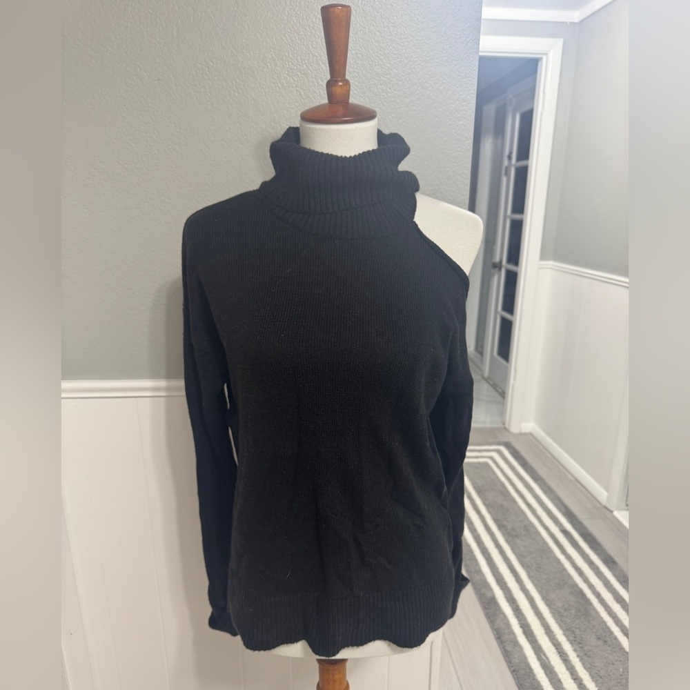 1.State Black Cold Shoulder Turtleneck Sweater Size M